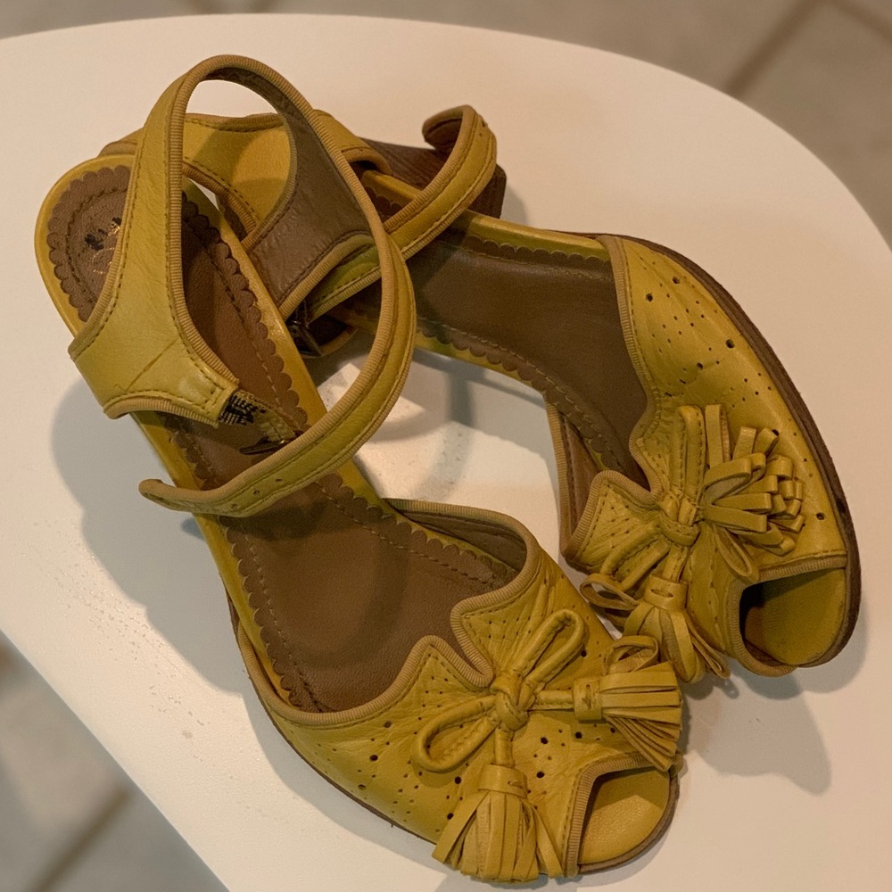 Anthropologie Miss Albright Yellow Tassel Peep Toe